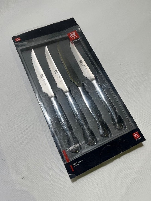 lot 99 image: Zwilling Twin Steak Knife Set Professional Quality - 4 PC Retails $109