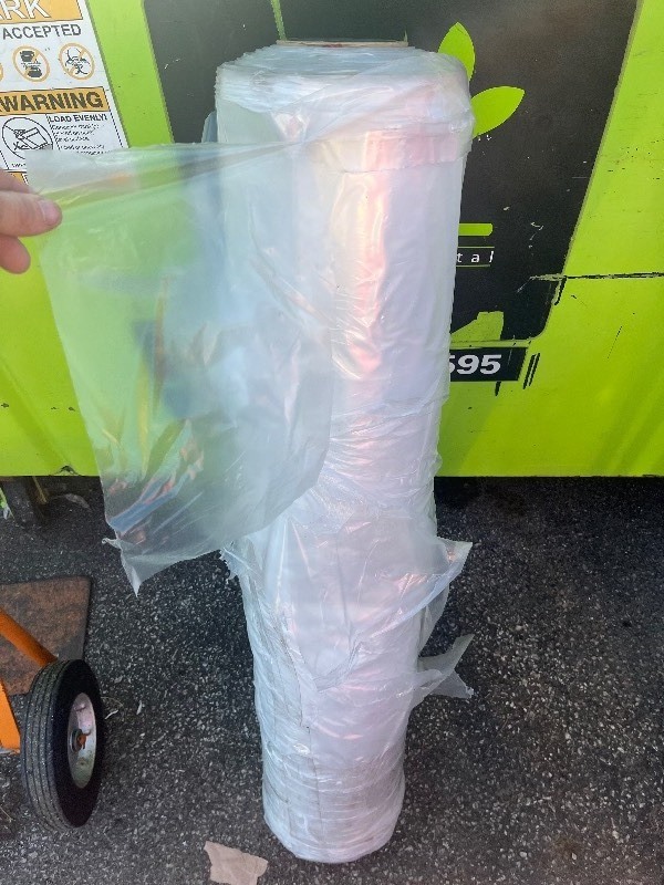 lot 189 image: XL Plastic Material - 4 x 200