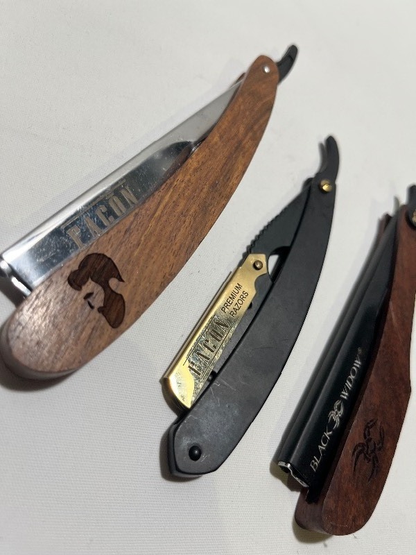 lot 98 image: Bundle of 3 Beautiful Quality Single Razor Shaving Tools - Comes as is see images