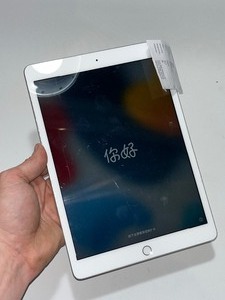 lot 14 image: Apple White Ipad Tablet - 7th Gen 32Gig 10.2 Display - Tested Works - Factory Wiped ready for new Profile
