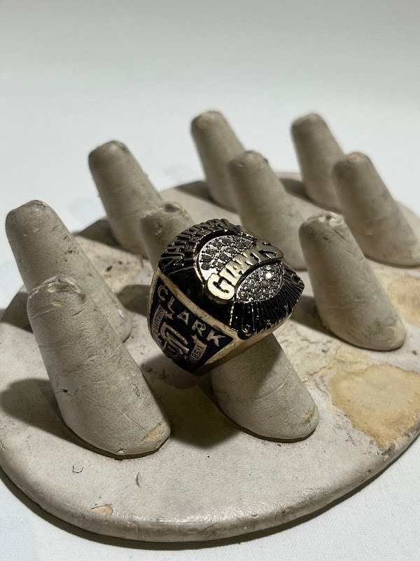 lot 362 image: Giants Rep Baseball Sport Memorabilia National League Championship Ring 1989 - Great Display Piece Large Sz - Ring only Display not included