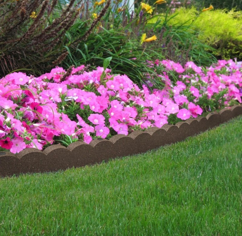 lot 381 image: Bundle of 2 Vigoro 4 H x 47 L x 2 D Scallop Recycled Rubber Garden Landscape Border - Flexible Dig-Free Edging for Gardens & Flower Beds, Earth - 1 Piece