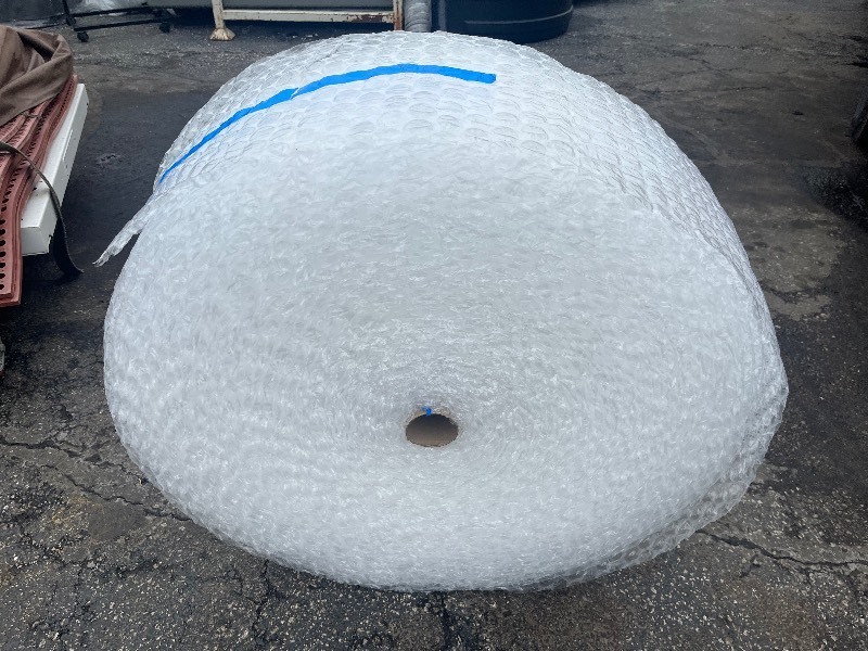 lot 61 image: 1 Large industrial Grade Bubble Wrap Roll - 12 x 60 Each