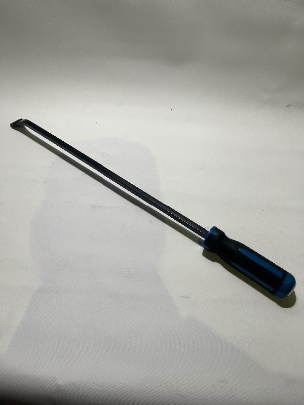 lot 118 image: 20 Hand Held Steel Prybar