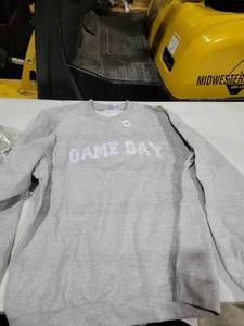 lot 2420 image: Game Day Sweatshirt Size XL