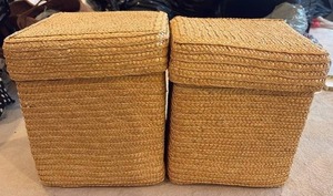 lot 59175 image: Woven Straw Storage Baskets with Lids Set - Retail $25