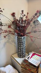 lot 59177 image: Modern Geometric Pattern Ceramic Vase with Dried Flower Arrangement - Retail $25