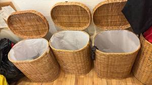 lot 59218 image: Set of 3 Wicker Laundry Hampers with Lids and Fabric Linings - Retail $75