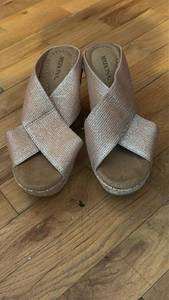 lot 59253 image: Merona Rose Gold Crossband Slide Sandals size 6 - Retail $15