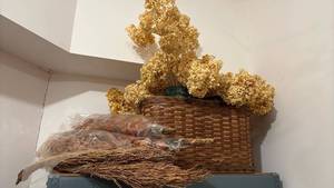 lot 59276 image: Woven Wicker Basket with Dried Hydrangea Flowers and Natural Wheat Stems - Retail $25