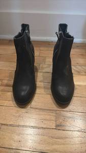 lot 59324 image: Black Leather Ankle Boots with Side Zippers size 6.5  - Retail $25