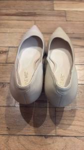 lot 59327 image: Nine West Nude Pointed Toe Pumps size 6 - Retail $25