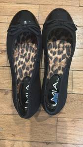 lot 59328 image: MIA Black Patent Leather Ballet Flats with Leopard Print Interior size 6.5 - Retail $15