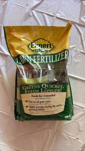 lot 60808 image: Expert Gardener Lawn Fertilizer 29lb Bag - Retail $15