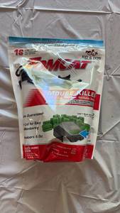 lot 60810 image: Tomcat Mouse Killer Bait Station 16 Block Refillable - Retail $8