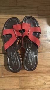 lot 60846 image: Donald Pliner Red Leather Sandals Made in Italy size 6 - Retail $45