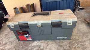 lot 60860 image: Craftsman 26-inch Clear Top Tool Box with Removable Tray - Retail $25