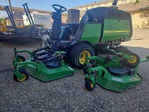 lot 4121 image: John Deere 1600 Turbo Series II Commercial Zero Turn Mower
