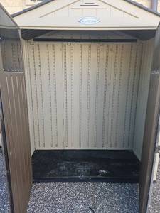 Suncast Outdoor Storage Shed with Windows