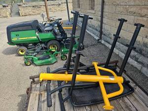 lot 4125 image: Commercial Playground Double Station Sit Up Exercise Bench