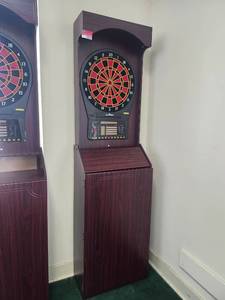lot 20037 image: Arachnid Electronic Dartboard Cabinet with Digital Display
