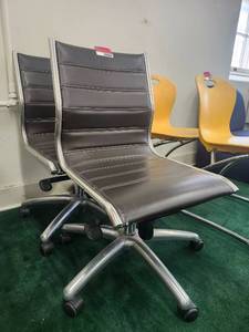 lot 20089 image: Executive Office Chair Black Leather Chrome Base