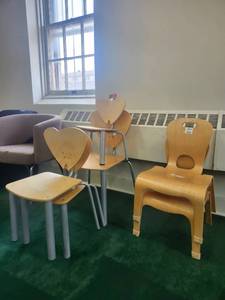 lot 20092 image: (6) Stackable Wood Dining Chairs with Metal Legs