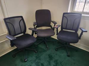 lot 20094 image: Steelcase Leap Ergonomic Office Chair with Mesh Back