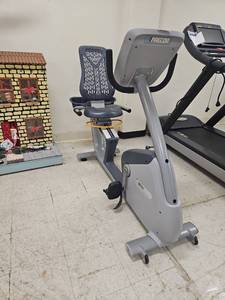 lot 20200 image: Precor RBK 885 Commercial Recumbent Exercise Bike
