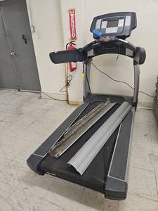lot 20208 image: Life Fitness 95T Commercial Treadmill with Console