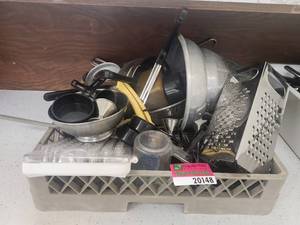 lot 20148 image: Assorted Kitchen Cookware and Utensil Collection