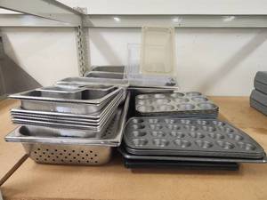 lot 20176 image: Commercial Stainless Steel Food Service Pan Collection