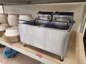 lot 20195 image: Commercial Double Deep Fryer PF32E