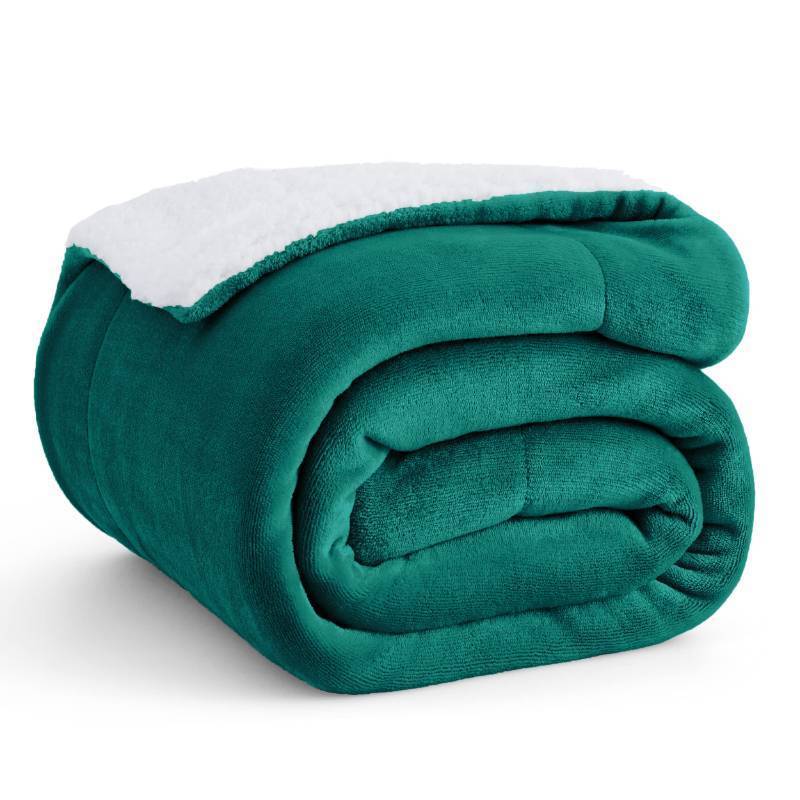 lot 45160 image: Bedsure GentleSoft Sherpa Fleece Twin Size Blanket for Couch, Non-Heated, Thick and Warm Throw for Women and Men, Soft Fuzzy Plush Twin Blanket for Winter, Forest Green, 60x80 Inches - Retail $35