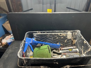 lot 23284 image: Caulking KitSupplies