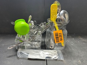 lot 23219 image: Misc. Kitchen Utensils