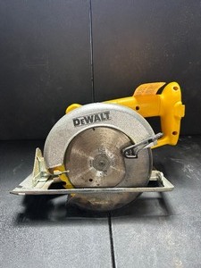 lot 23248 image: Dewalt DW939 Circular Saw