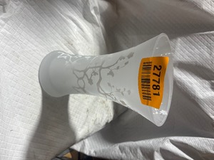 lot 27781 image: Large Vase w Floral Design