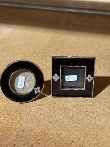 lot 27748 image: 2 Miniature Picture Frames