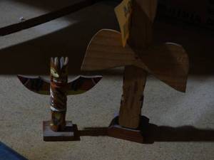 lot 23094 image: 2 Miniature Totem Poles