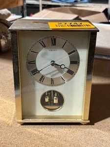 lot 27747 image: SEIKO Quartz Clock