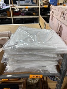 lot 27746 image: New Founder Sports Health Non-Surgical Gowns 20ct