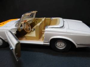 lot 27679 image: White Mercedes-Benz 280SL Model Car