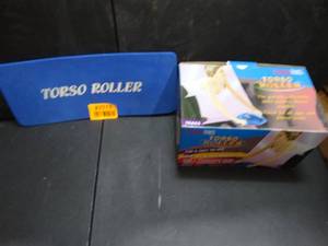 lot 27711 image: New Torso Roller Ab Workout & Mat