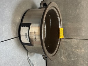 lot 27736 image: Crock-Pot