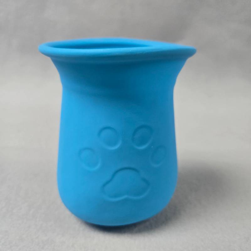 lot 144 image: Blue Silicone Pet Paw Cleaning Cup