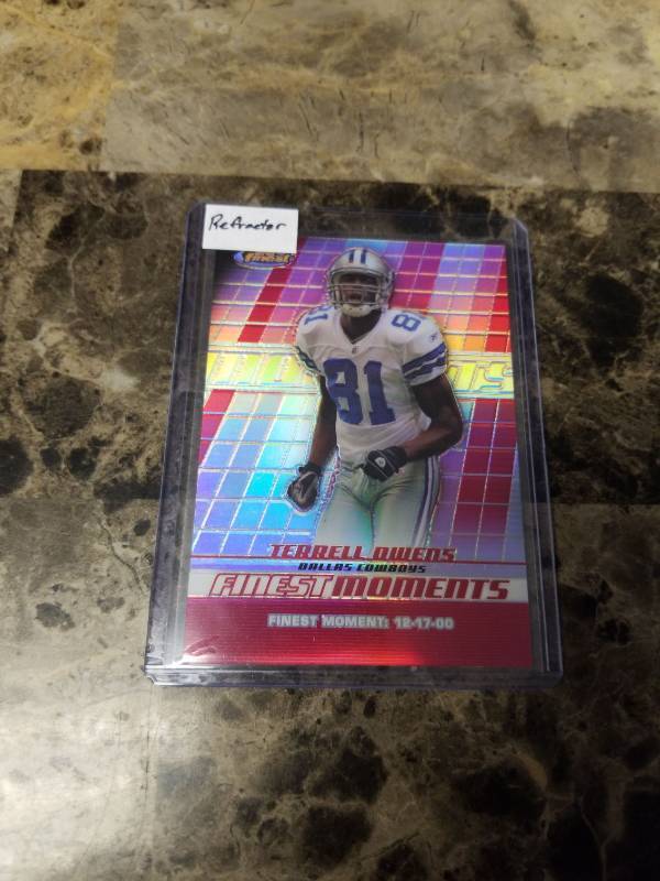 lot 1221 image: 2008 Topps Finest Refractor Terrell Owens Dallas Cowboys Football Card