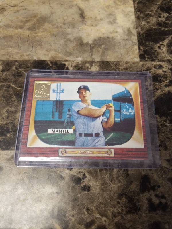 lot 1283 image: 1996 Topps Mickey Mantle New York Yankees Baseball Card