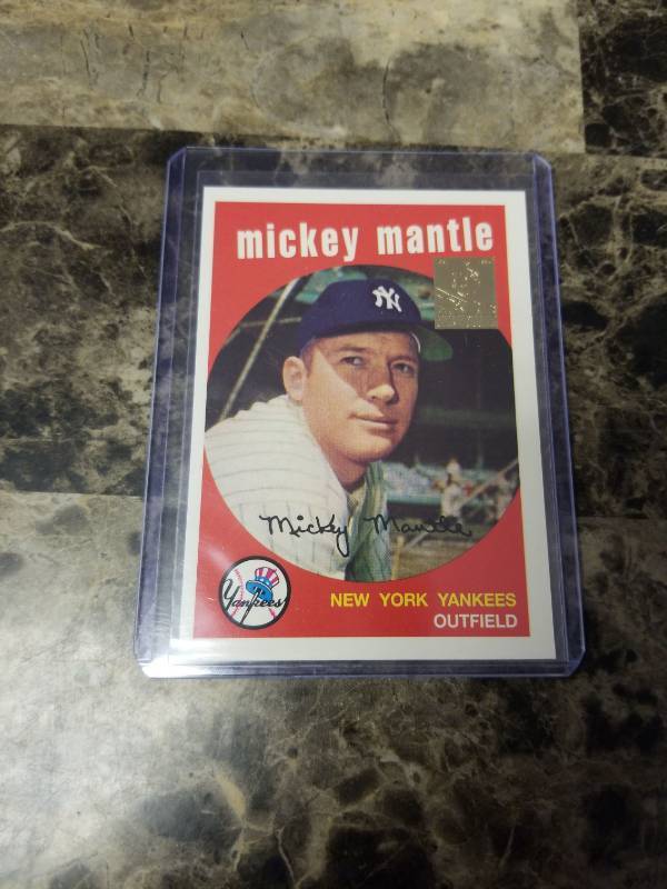 lot 1286 image: 1996 Topps Mickey Mantle New York Yankees Baseball Card
