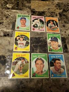 lot 300 image: 8pk Topps Baseball Cards Various Teams & Players